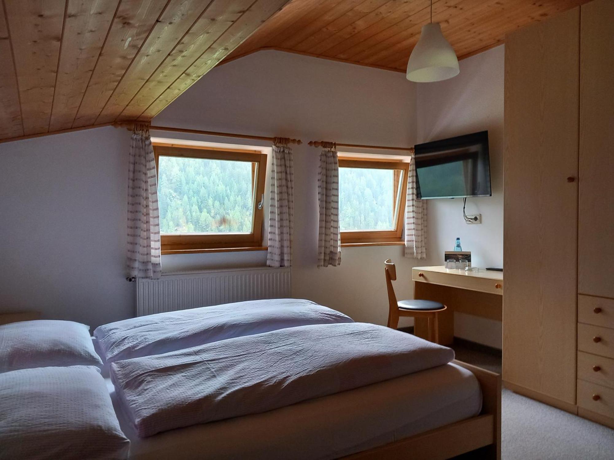 Gasthof Innerwalten San Leonardo in Passiria Luaran gambar