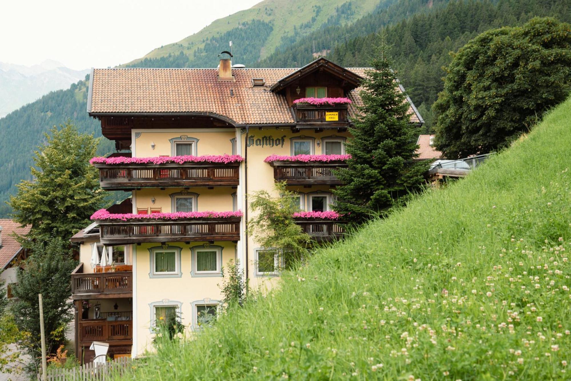 Gasthof Innerwalten San Leonardo in Passiria Luaran gambar
