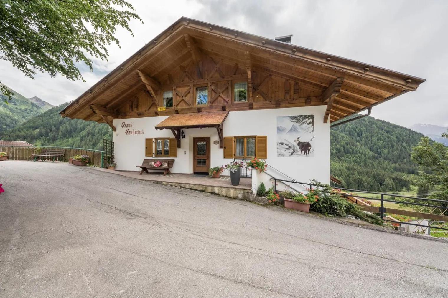 Gasthof Innerwalten San Leonardo in Passiria Luaran gambar